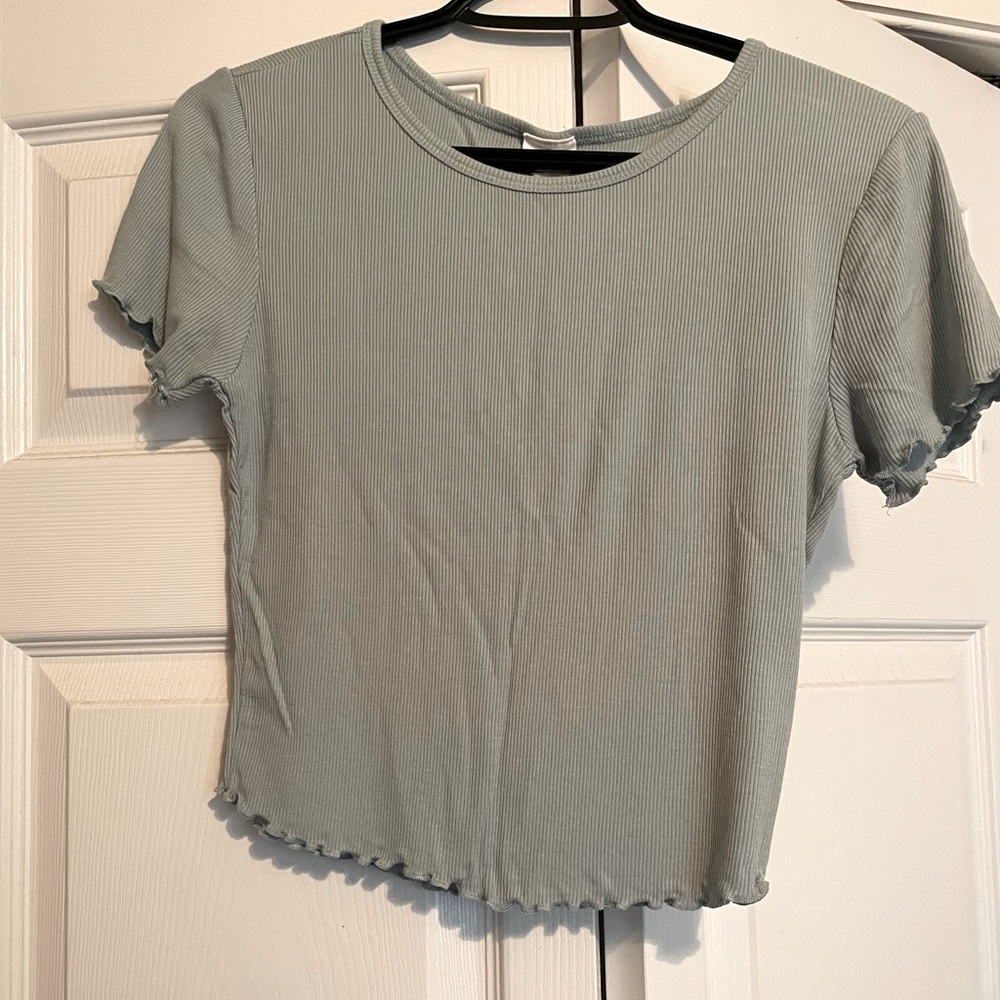 Cropped lettuce ruffle t shirt